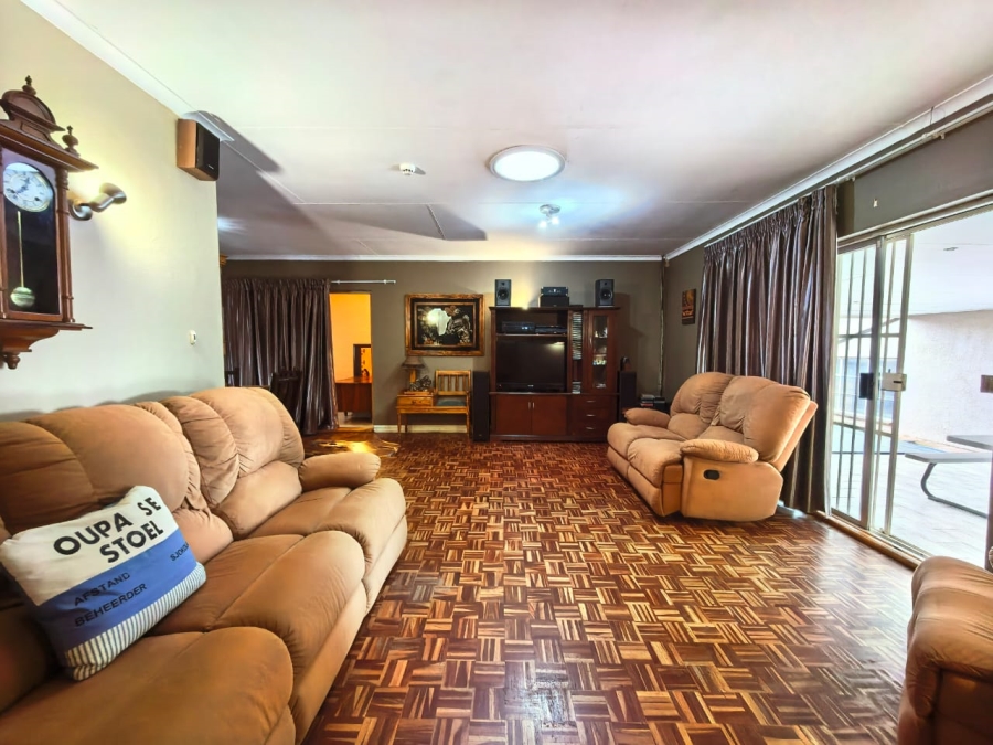 5 Bedroom Property for Sale in Vaalpark Free State